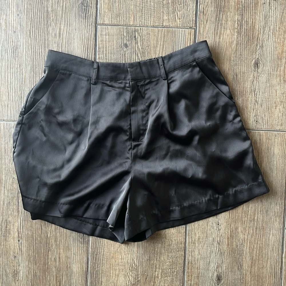 Silky dress shorts